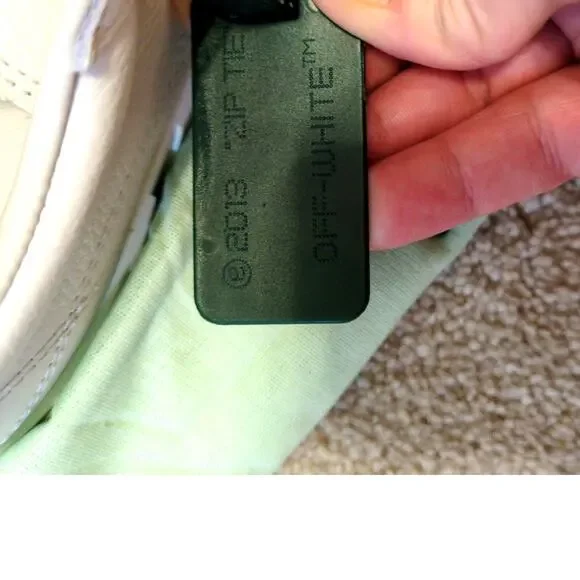 Women's Off-White White Vulcanized Low-Top Sneakers - Picture 5 of 7